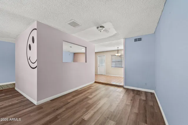 $2,400 | 5203 West Laurie Lane, Glendale, AZ 85302