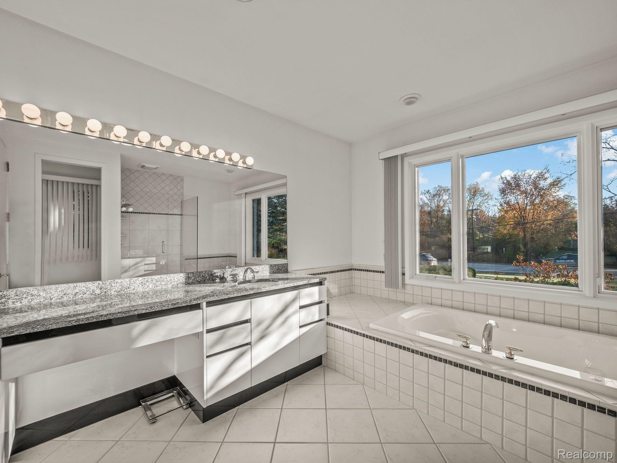 5540 Franklin Road Bloomfield Hills, MI 48301 - Photo 15 of 22 Gallery Image 15