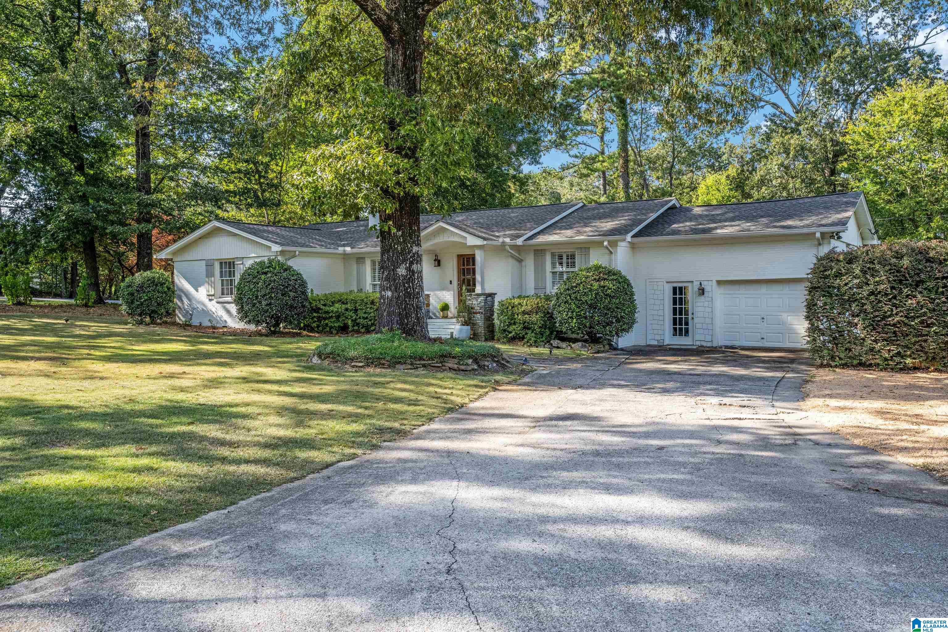 4468 Dolly Ridge Road Birmingham, AL 35243 - Photo 4 of 40
