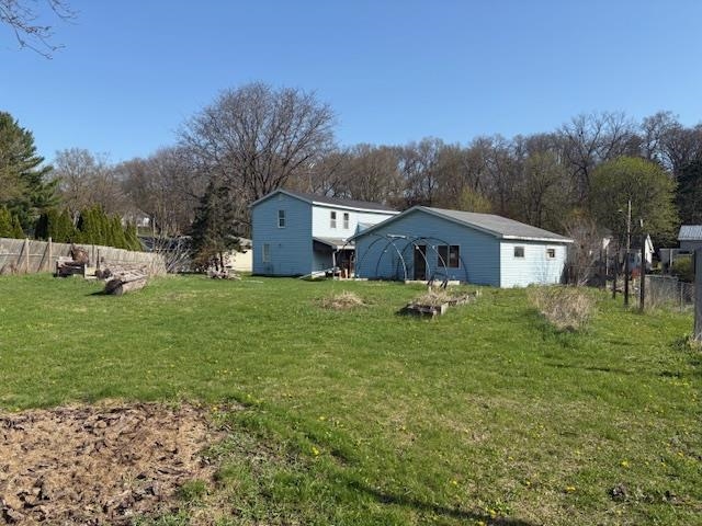 908 Mound Street Baraboo, WI 53913 - Photo 3 of 8