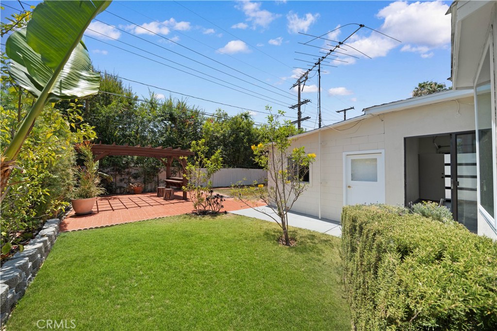 2326 Galbreth Road Pasadena, CA 91104 - Photo 29 of 33