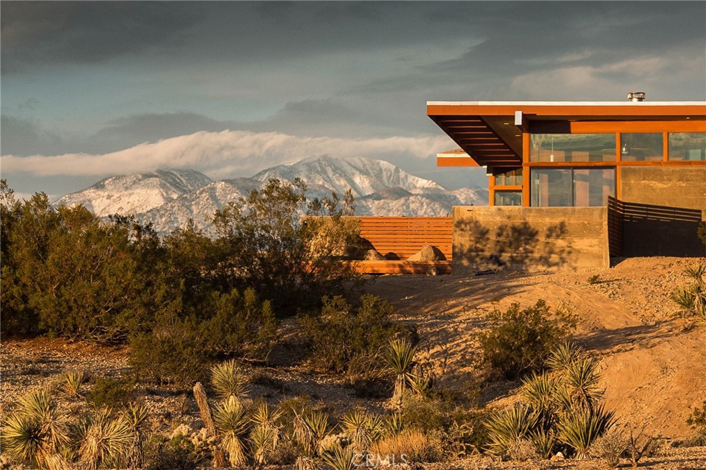 4981 Bonmar Road Yucca Valley, CA 92284 - Photo 2 of 42