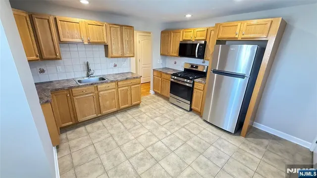 $2,600 | 56 Woodward Avenue, Rutherford, NJ 07070