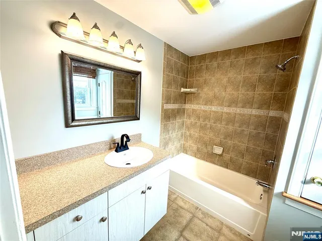 $2,600 | 56 Woodward Avenue, Rutherford, NJ 07070