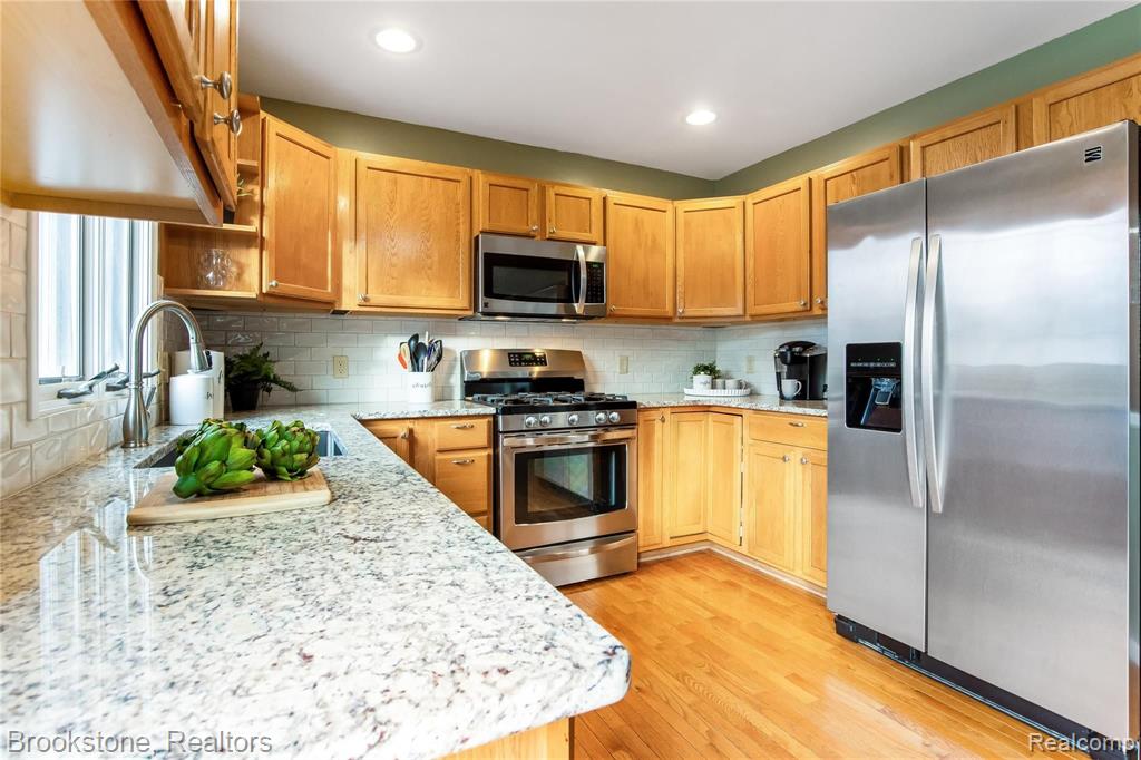 2634 Simpson Drive Rochester Hills, MI 48309 - Photo 12 of 37