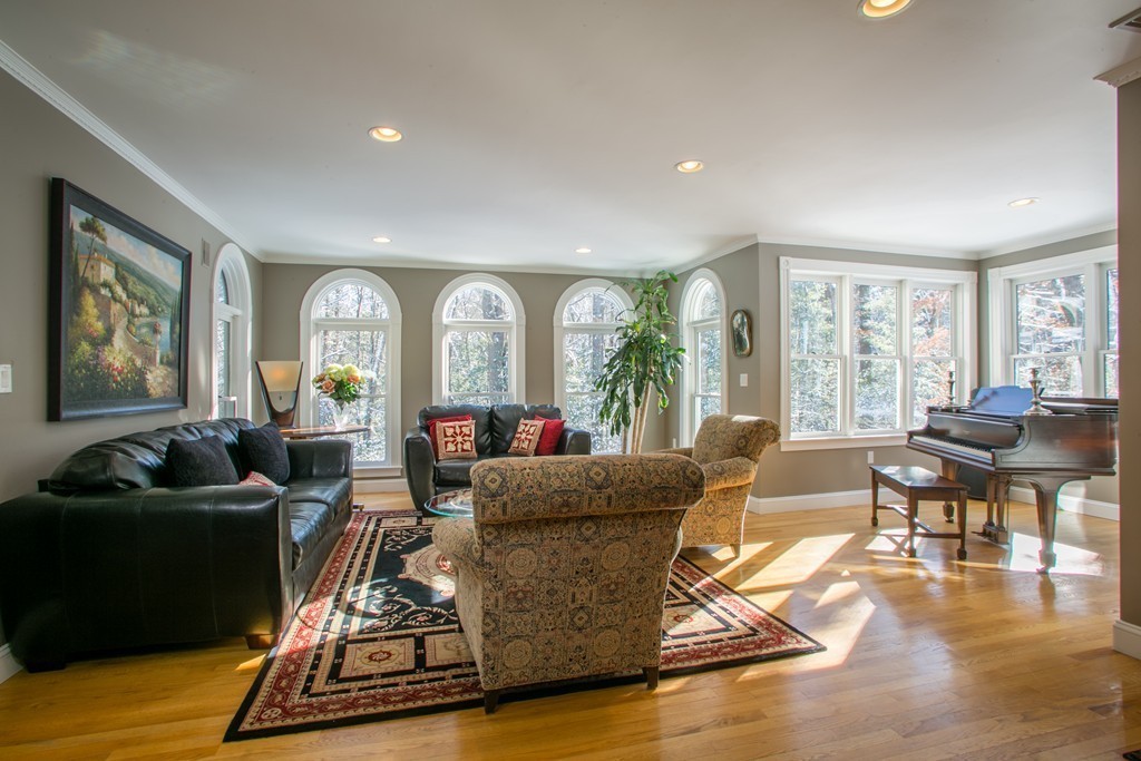 160 Range Road Concord, MA 01742 - Photo 3 of 30 Gallery Image 3