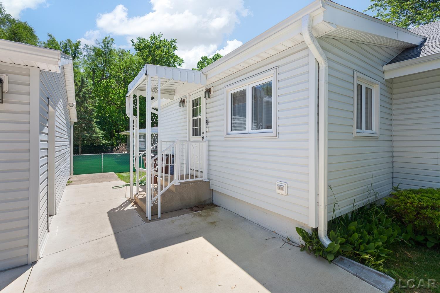 2439 Airport Road Adrian, MI 49221 - Photo 37 of 45