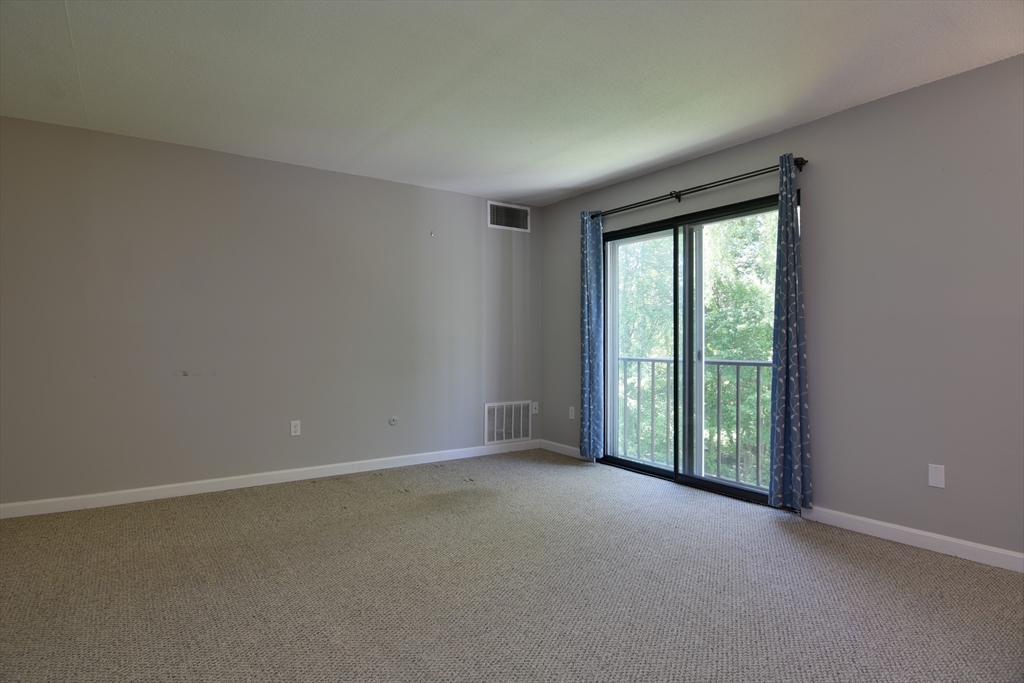 8 Village Way, Unit 10 Natick, MA 01760 - Photo 4 of 24