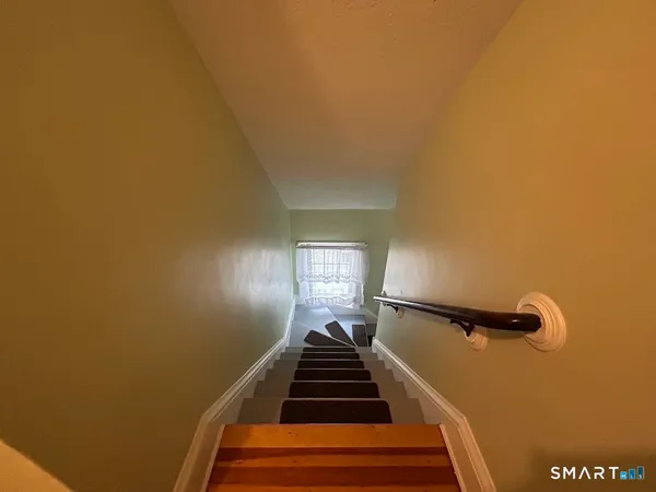 $1,800 | 108 Maplewood Avenue, West Hartford, CT 06119