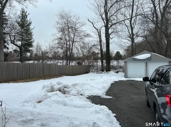 $1,800 | 108 Maplewood Avenue, West Hartford, CT 06119