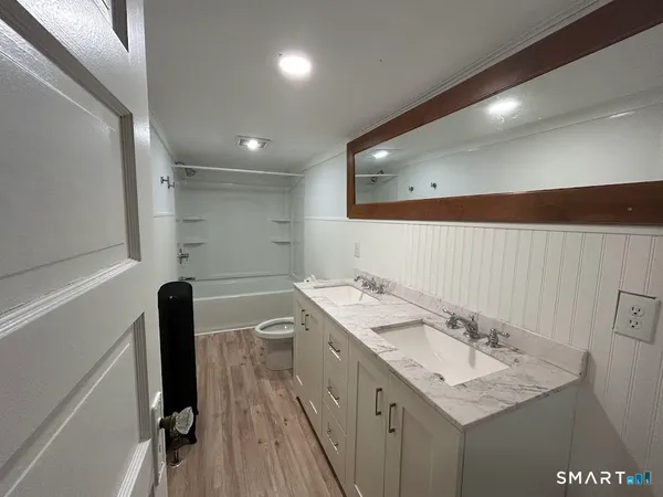 $1,800 | 108 Maplewood Avenue, West Hartford, CT 06119