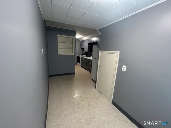 $1,800 | 108 Maplewood Avenue, West Hartford, CT 06119