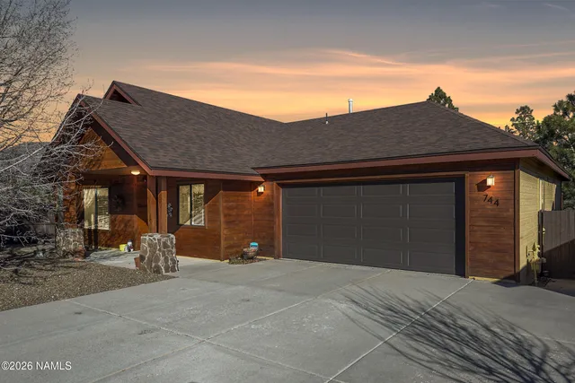 $737,000 | 744 North Locust Drive, Flagstaff, AZ 86001