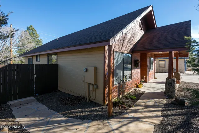 $737,000 | 744 North Locust Drive, Flagstaff, AZ 86001
