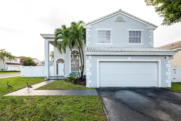 $4,900 | 621 Lakeshore Terrace, Davie, FL 33325