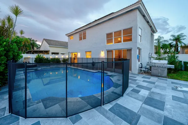 $4,500 | 621 Lakeshore Terrace, Davie, FL 33325