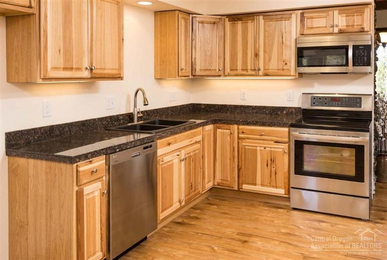 16045 Cattle Drive Road Sisters, OR 97759 - Photo 7 of 21 Complete new kitchen with Hickory cabine