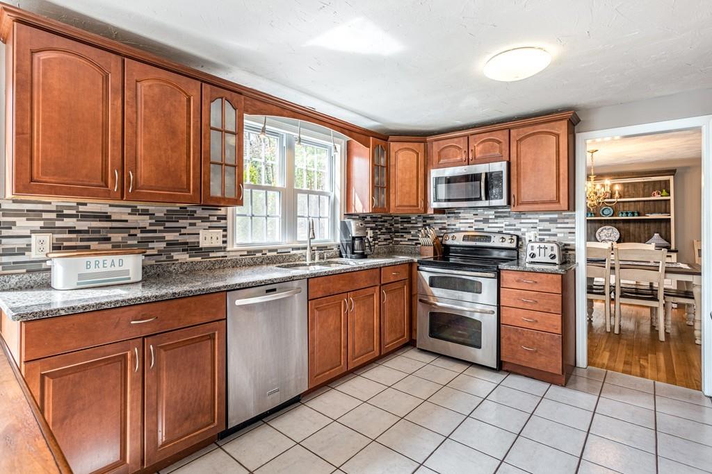 2 Manomet Road Sharon, MA 02067 - Photo 5 of 40 Gallery Image 5