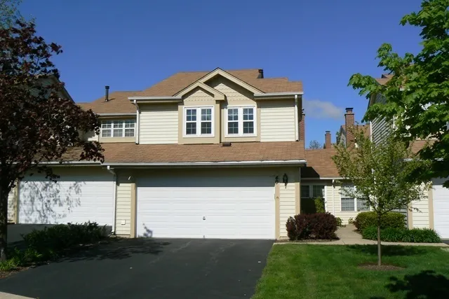 $2,800 | 40 Sarahs Grove Lane, Schaumburg, IL 60193