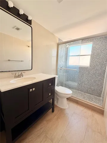 $3,200 | 1881 Washington Avenue, Unit 8D, Miami Beach, FL 33139