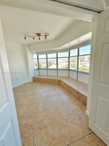 $3,200 | 1881 Washington Avenue, Unit 8D, Miami Beach, FL 33139