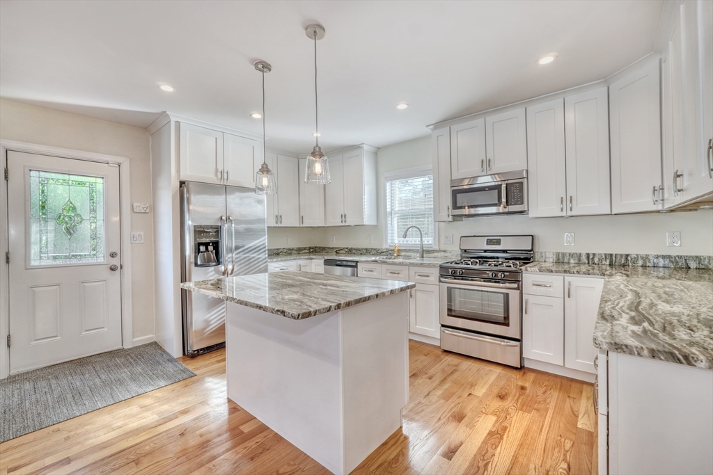 87 Riverbank Road Saugus, MA 01906 - Photo 6 of 40