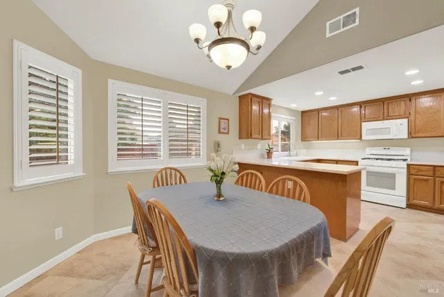 $668,000 | 385 Sun Valley Way, Vacaville, CA 95688