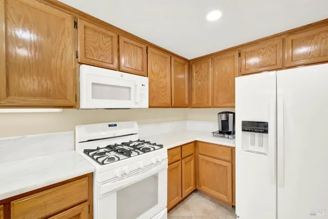 $668,000 | 385 Sun Valley Way, Vacaville, CA 95688