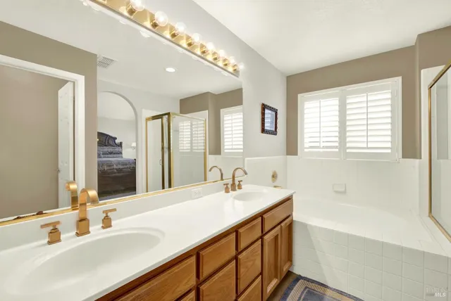 $668,000 | 385 Sun Valley Way, Vacaville, CA 95688