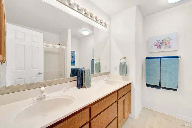 $668,000 | 385 Sun Valley Way, Vacaville, CA 95688