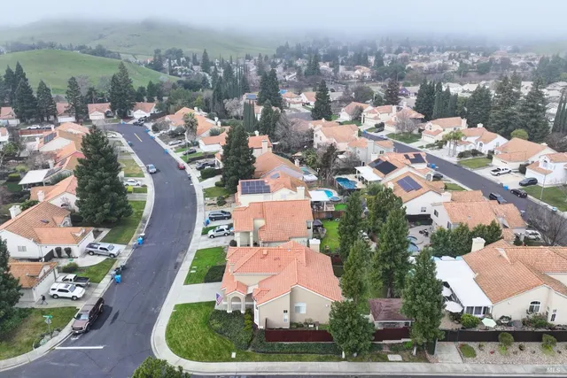 $668,000 | 385 Sun Valley Way, Vacaville, CA 95688