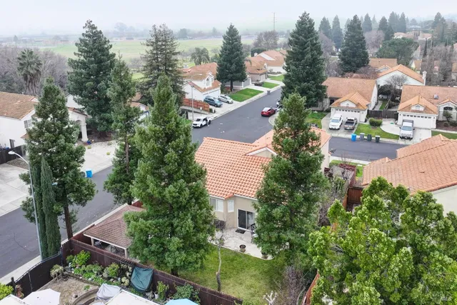 $668,000 | 385 Sun Valley Way, Vacaville, CA 95688