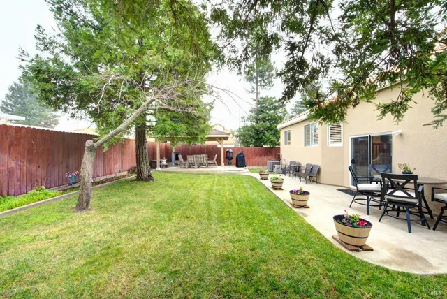 $668,000 | 385 Sun Valley Way, Vacaville, CA 95688