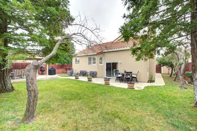 $668,000 | 385 Sun Valley Way, Vacaville, CA 95688