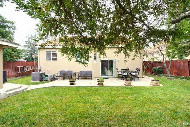 $668,000 | 385 Sun Valley Way, Vacaville, CA 95688