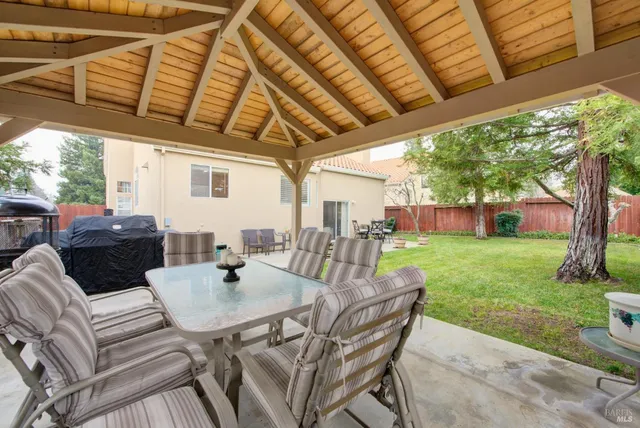 $668,000 | 385 Sun Valley Way, Vacaville, CA 95688