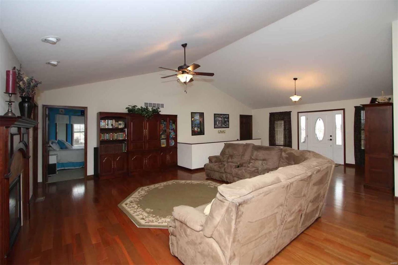 11743 Fruit Road Alhambra, IL 62001 - Photo 15 of 90