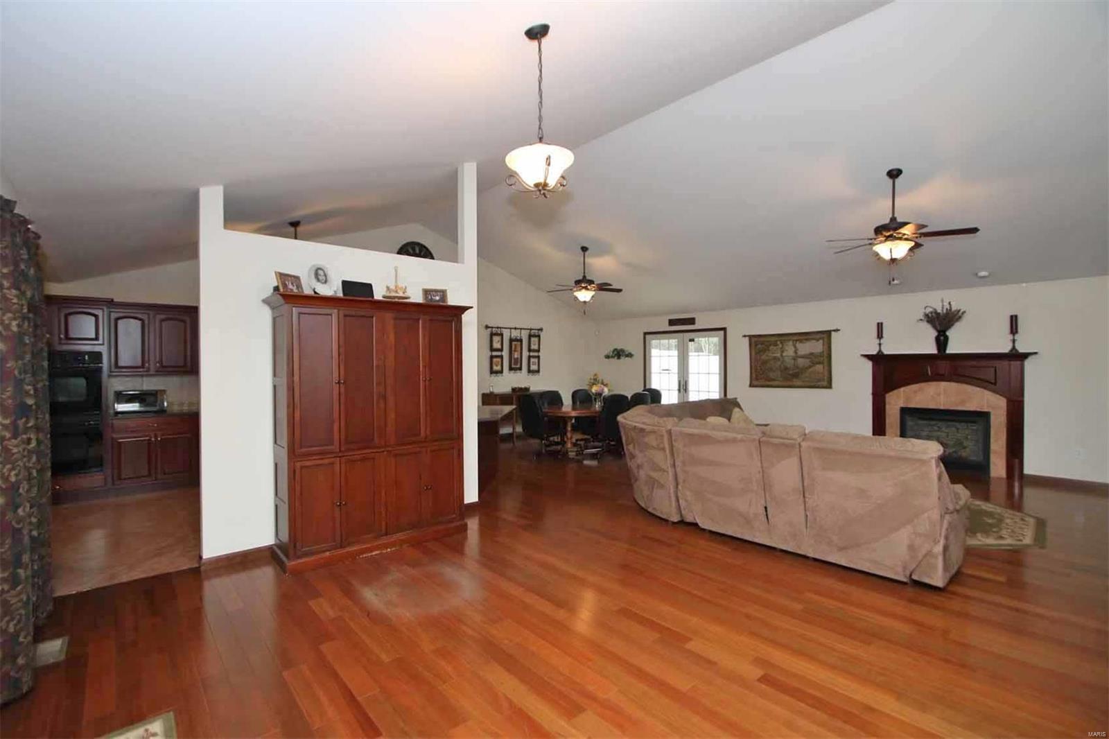 11743 Fruit Road Alhambra, IL 62001 - Photo 18 of 90