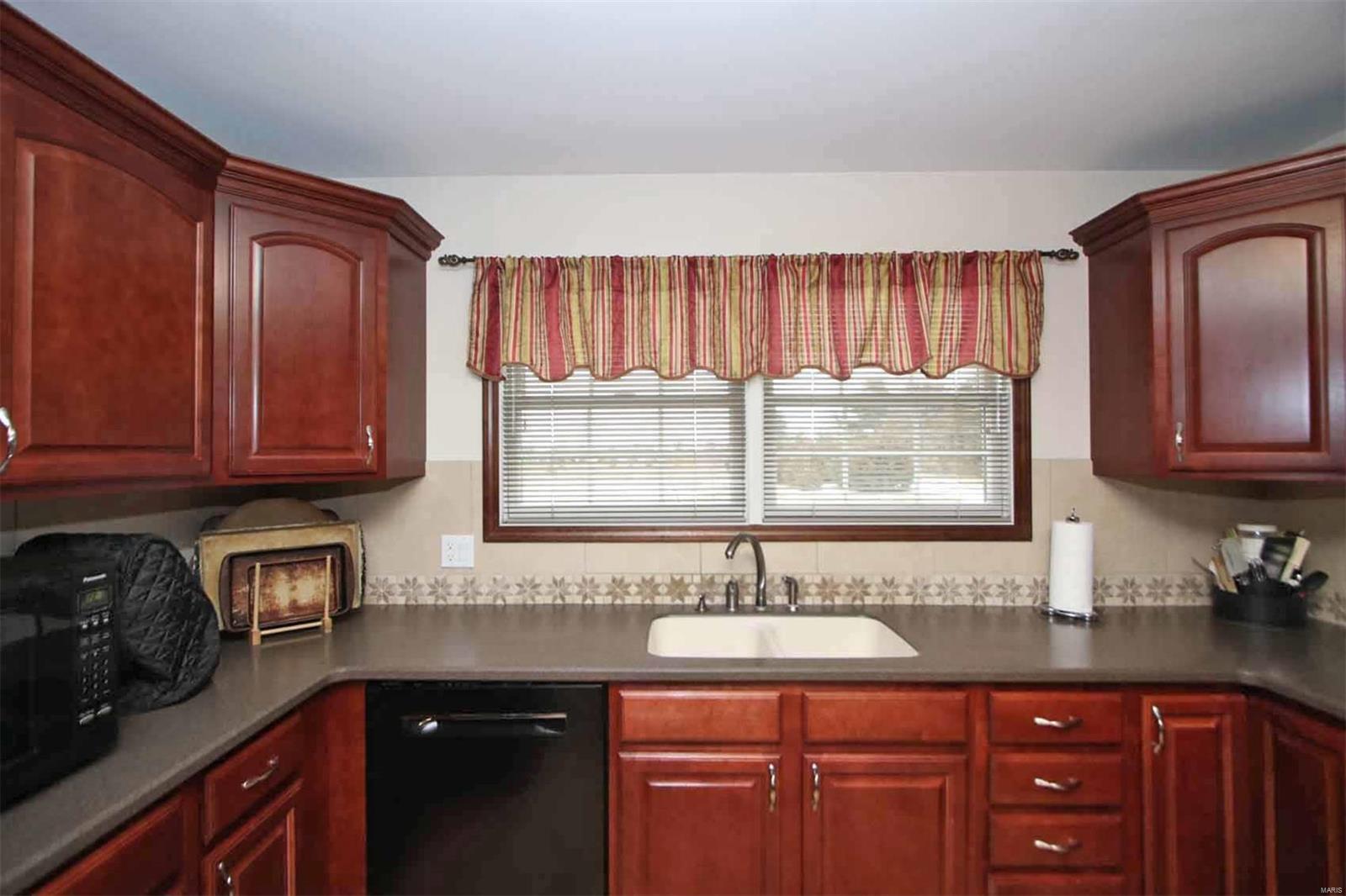 11743 Fruit Road Alhambra, IL 62001 - Photo 6 of 90