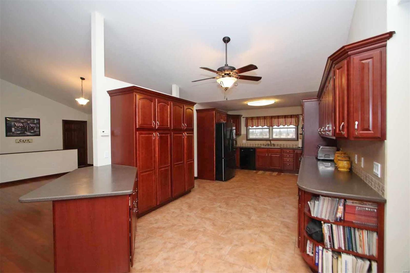 11743 Fruit Road Alhambra, IL 62001 - Photo 10 of 90