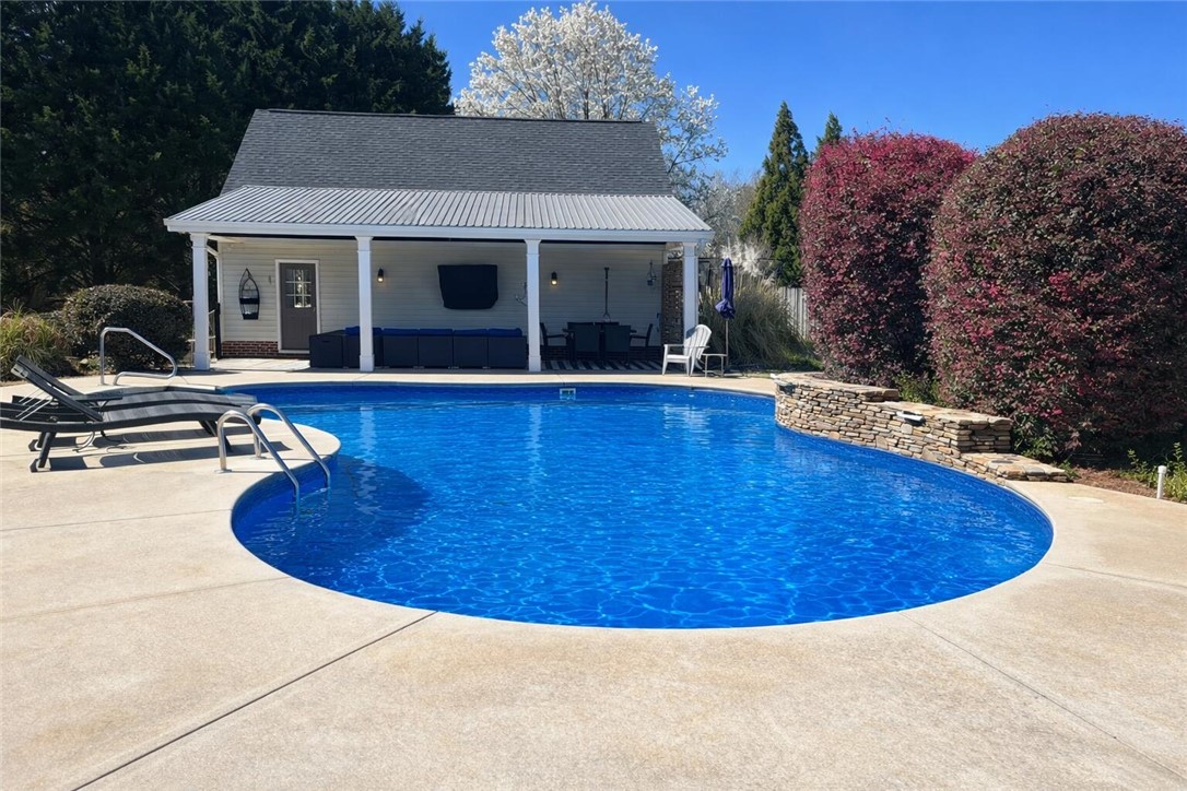 408 Woodson Road Piedmont, SC 29673 - Photo 3 of 29