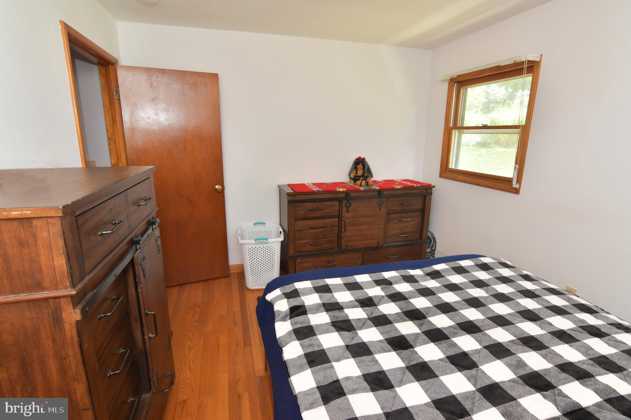 500 Dunmore Ridge Road Augusta, WV 26704 - Photo 23 of 43 Main bedroom