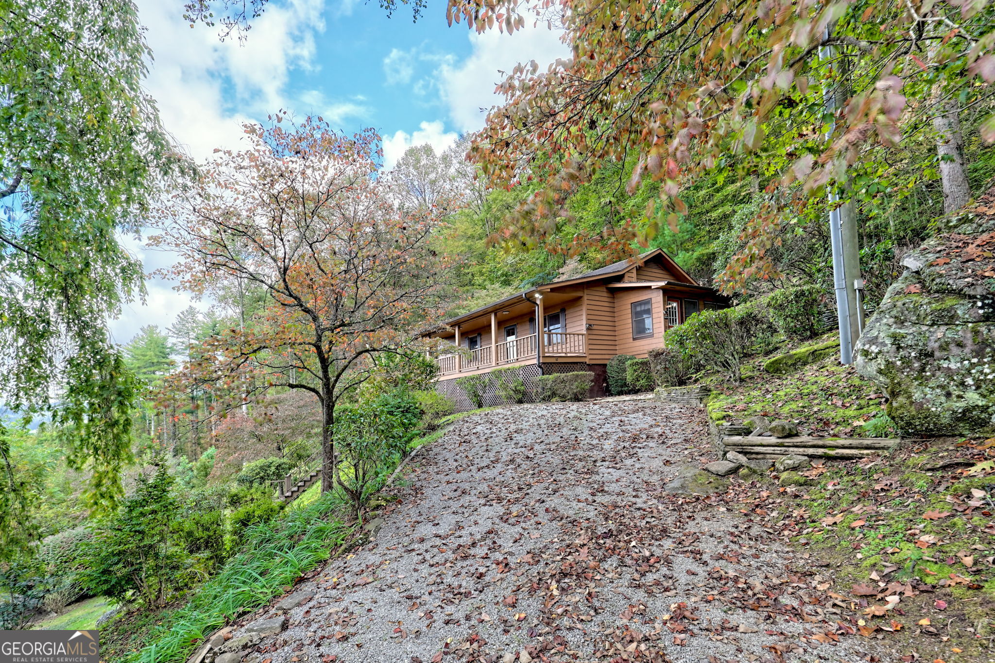 52 Lucky Lane Rabun Gap, GA 30568 - Photo 2 of 60