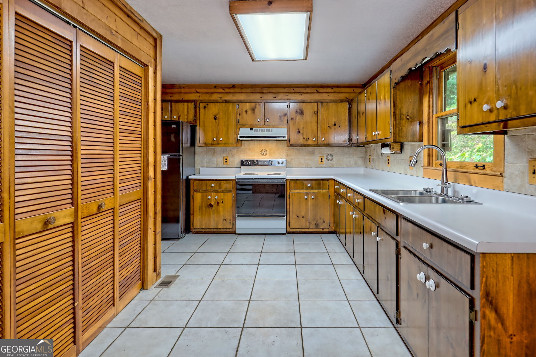 52 Lucky Lane Rabun Gap, GA 30568 - Photo 10 of 60