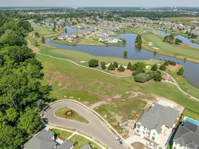 $299,900 | 2114 Thomas Boyd Drive, St. George, LA 70810