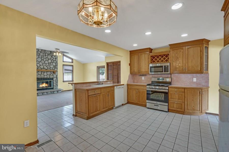 1516 Dee Road Forked River, NJ 08731 - Photo 4 of 23 Gallery Image 4
