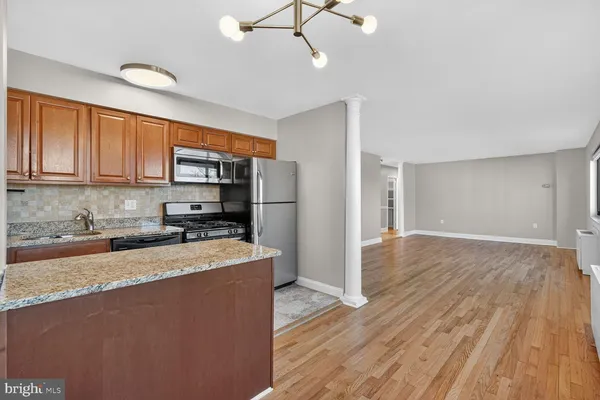 $2,300 | 1200 South Arlington Ridge Road, Unit 504, Arlington, VA 22202