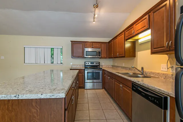 $1,200 | 5031 Pine Avenue, Unit C1, Pasadena, TX 77503