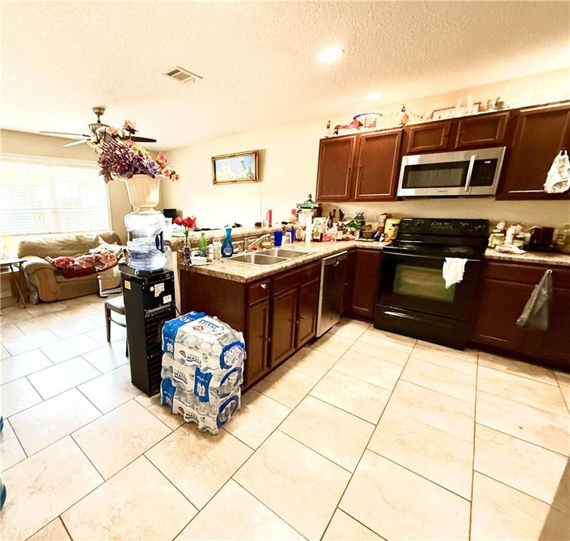 387 Burton Street Nahunta, GA 31553 - Photo 12 of 30 Kitchen unit A