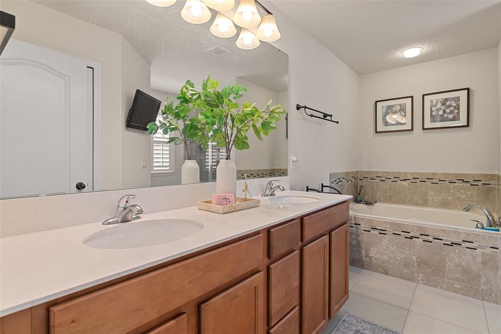 10870 Inside Loop Orlando, FL 32825 - Photo 33 of 41